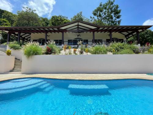 Playa Coyote - Luxury Villa with Panoramic Sea View – khách sạn tại San Francisco de Coyote