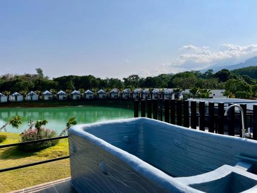 Fujijun Cafe & Resort in 퐁남론