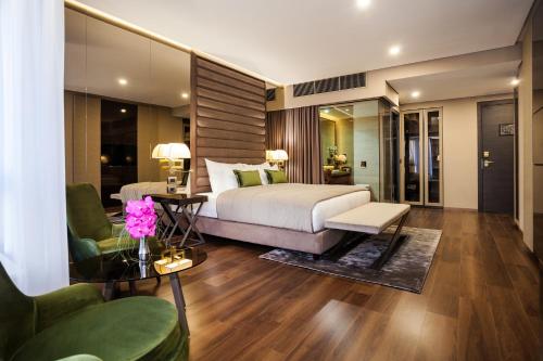 Saint Ten Hotel