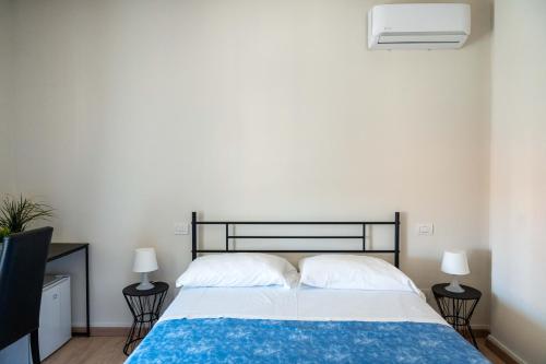 1 queen bed, 1 twin bed