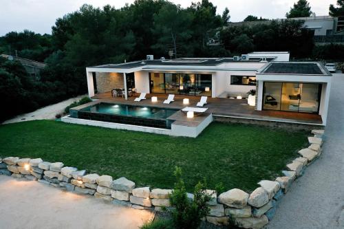 Villa piscine à débordement & vue panoramique, Nîmes - Location, gîte - Nîmes