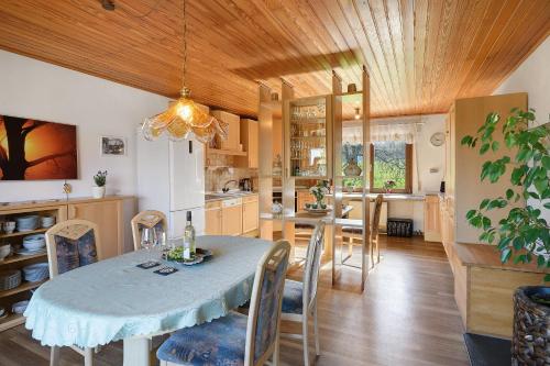 Dein Wald und Wein Hideaway in Kommen, Deutschland