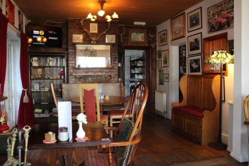 Pubi/sohvabaar, The Trooper Inn in Froxfield