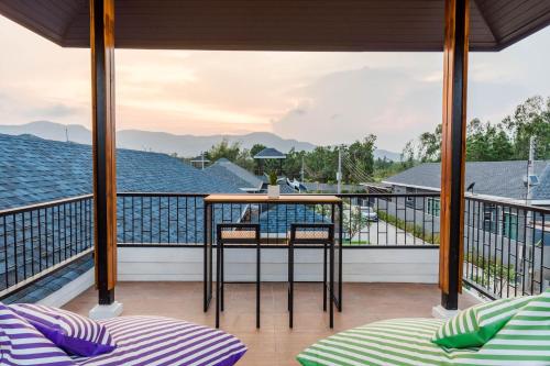 Sexy Pool Villa with Pool table 3 bedrooms plus 3-5 bathrooms at Cha-Am beach in Khao Yai (Cha-am)