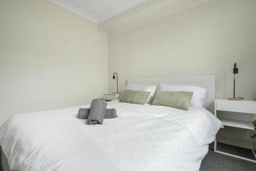 Woolloomooloo NSW - 3 Bedroom Apartment with 1 Parking Space - image 14