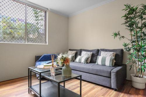Woolloomooloo NSW - 3 Bedroom Apartment with 1 Parking Space - image 11
