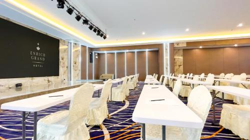 Enrich Grand Hotel - image 13
