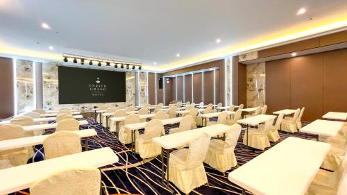 Enrich Grand Hotel Bangkok 