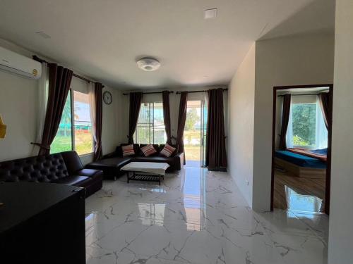 บ้านไร่ริมธาร กุยบุรี Baanrairimtarn Kuiburi in 奎布日