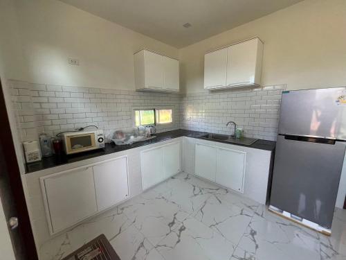 บ้านไร่ริมธาร กุยบุรี Baanrairimtarn Kuiburi in 奎布日