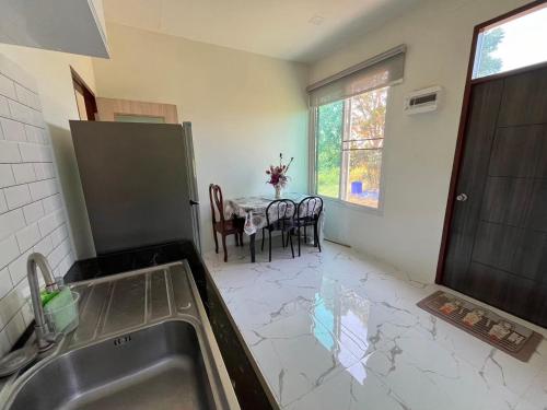 บ้านไร่ริมธาร กุยบุรี Baanrairimtarn Kuiburi in 奎布日