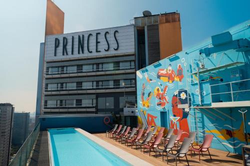 Barcelona Princess, Barcelona