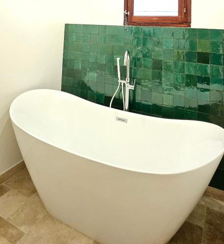 Bathroom, Villa with swimming pool overlooking the Esterel in L'Escaillon