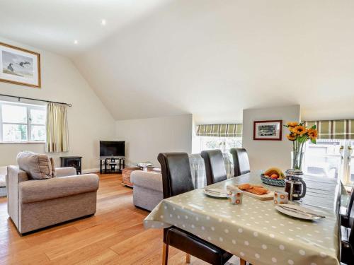 Iekārtas, 1 Bed in Yeovil oc-poloc in Vestkamela