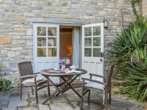 Iekārtas, 1 Bed in Yeovil oc-poloc in Vestkamela