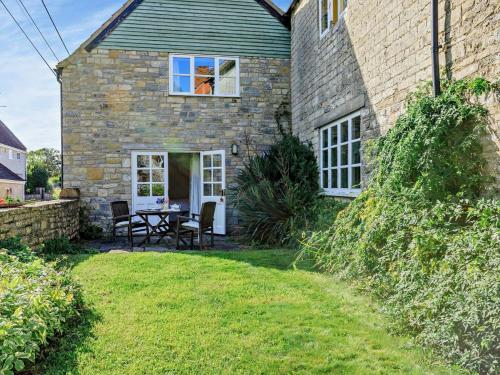 Iekārtas, 1 Bed in Yeovil oc-poloc in Vestkamela