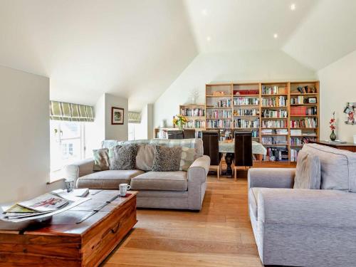 Iekārtas, 1 Bed in Yeovil oc-poloc in Vestkamela