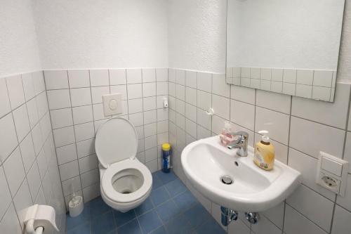 Private Room in a shared space - 5 min to Hbf – khách sạn tại Đông Stuttgart