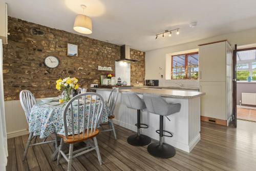 Viesnīcas āriene, Coedllys Cottage - A countryside retreat for families and friends, with exclusive use of a swim spa in Llangynin