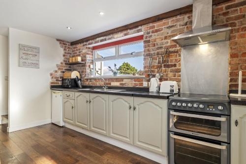 Viesnīcas āriene, Ffynnonlwyd Cottage - rural holiday cottage with hot tub in Llangynin