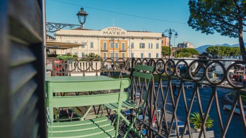 Romantic Coast View - Italian Homing