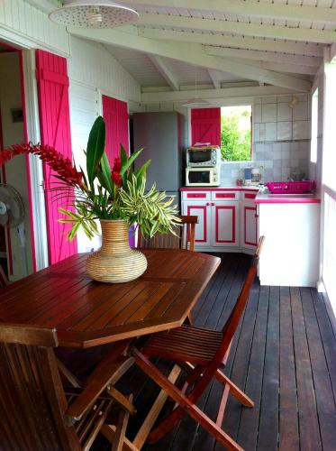 Bungalow Hibiscus - Location saisonnière - Sainte-Anne