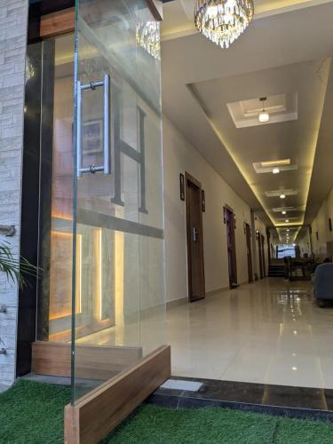 Hotelli välisilme, Hotel Gautam Inn in Gorakhpur