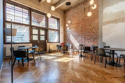 Фасада на хотела, Ljubljana Riverfront Residence in Любляна