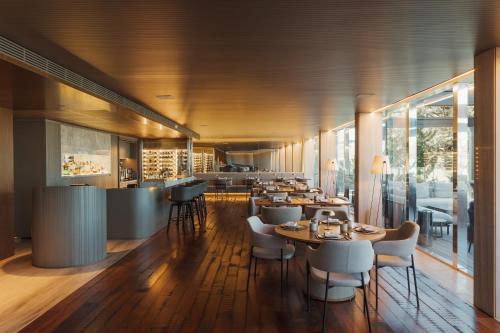 Restorāns, Suryaa Hotel Pinhais, Curio Collection by Hilton in Pinhais (Paraná)