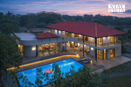 StayVista at Casa Frangipani - Lawn & BBQ
