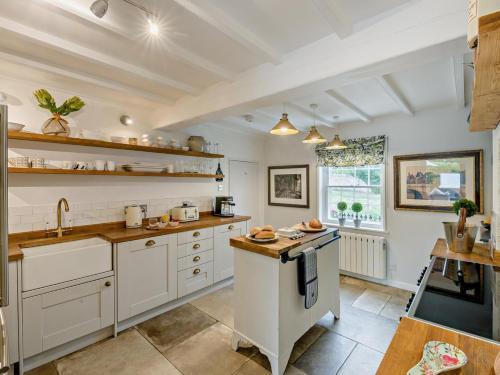 Iekārtas, 2 Bed in York oc-78054 in Normanbija