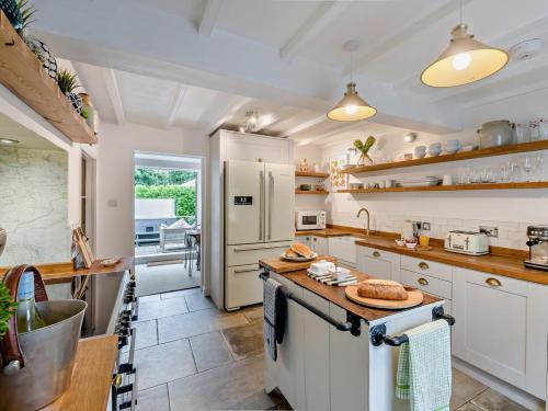 Iekārtas, 2 Bed in York oc-78054 in Normanbija