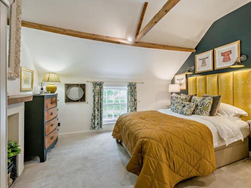 Iekārtas, 2 Bed in York oc-78054 in Normanbija