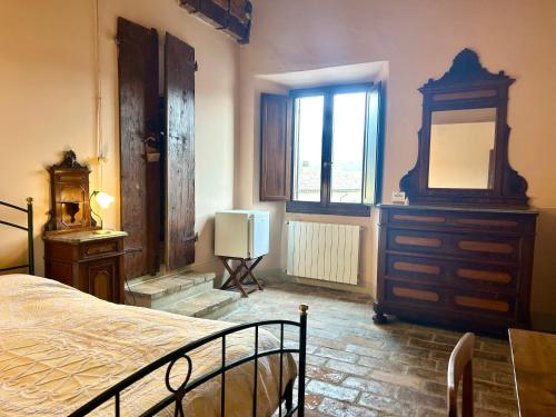 Palazzo Bruschi in Pergola (Urbino)