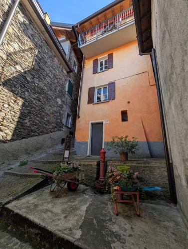 Casa di Paul - Lake View Cozy Townhouse in Dorio