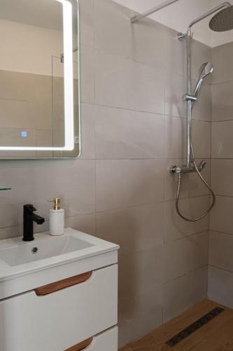 Bathroom, Holiday home Katarina with pool by Villas Guide in Grizane