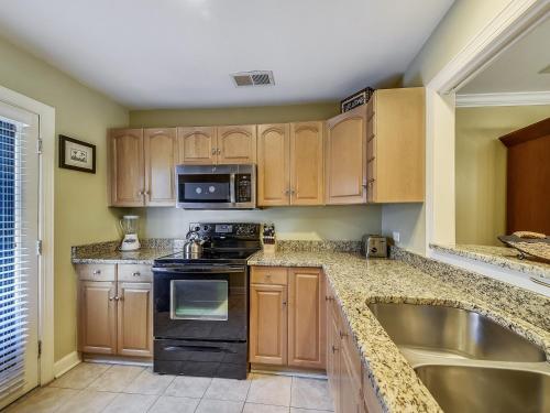 675 Queens Grant - image 5