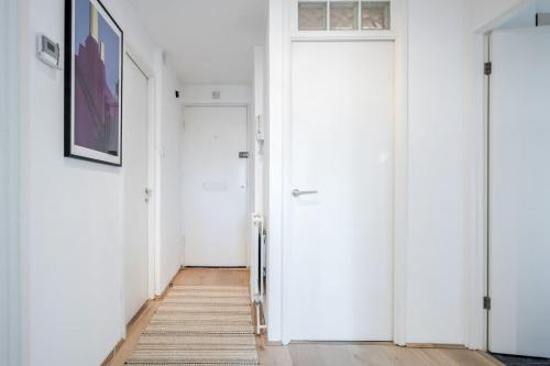 Spacious 2bed in top location Holland Park-N Hill - image 9