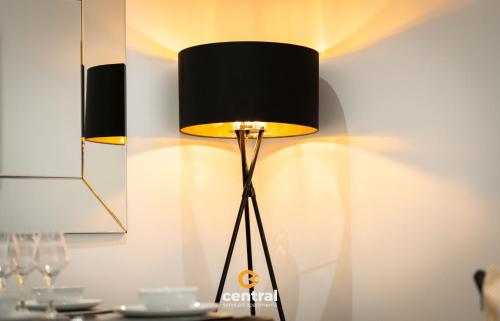 Campbell by CENTRAL SERVICED APARTMENTS - 2 Bedrooms - Monthly & Weekly Bookings Welcome - FREE Stre in Coldside