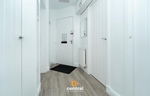 Campbell by CENTRAL SERVICED APARTMENTS - 2 Bedrooms - Monthly & Weekly Bookings Welcome - FREE Stre in Coldside