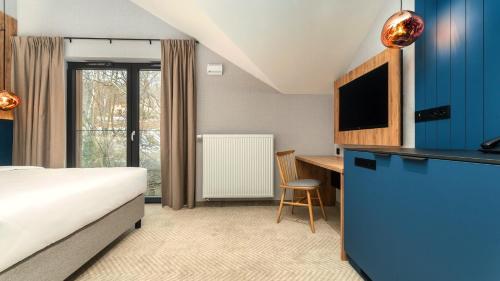 1 queen bed