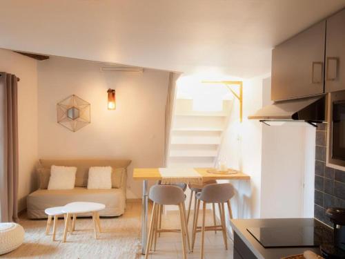 2 bedrooms, 3 beds