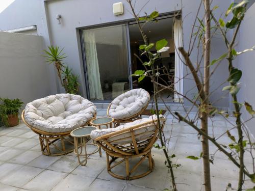 Stylish Cape Town City Apartment Work & Play - image 12