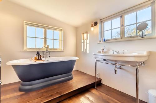 Iekārtas, 3 Bed in Monk Soham oc-h28366 in Monk Soham