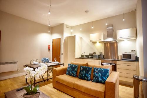 The Jade Suite, Manchester