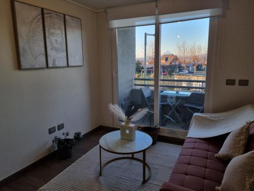 Depto. nuevo en condominio, estacionamiento y wifi