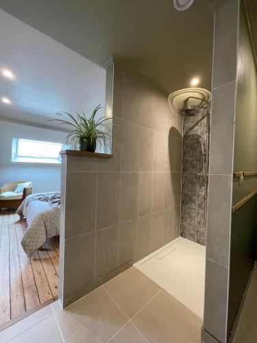 Facilities, A la terre ferme in Le Couret-Fariaux