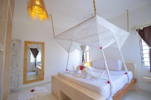 Stylish 2-Bedroom Air-Con Villa with Heated Pool in Watamu