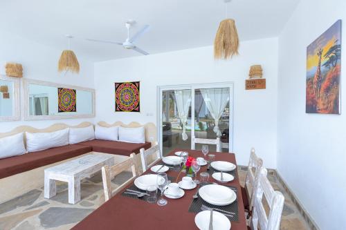 Stylish 2-Bedroom Air-Con Villa with Heated Pool in Watamu