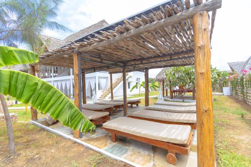 Stylish 2-Bedroom Air-Con Villa with Heated Pool in Watamu